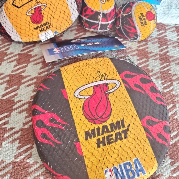 🔥 Set of 4 NBA Miami Heats Splash Toys 🔥 📛 - Picture 2 of 6